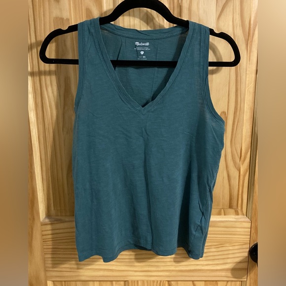 Madewell 3 tank tops - Picture 2 of 6